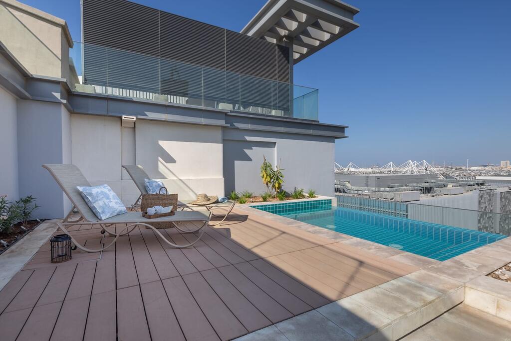 Frank Porter - City Walk Penthouse - thumb 1