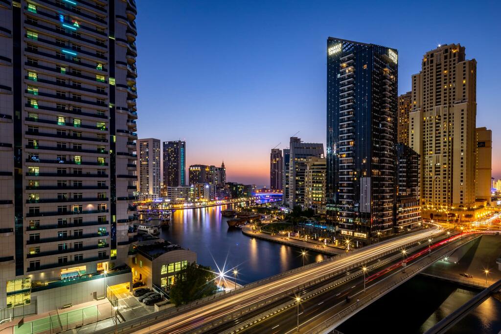 Frank Porter - Damac Waves - thumb 0