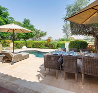 Frank Porter - Whispering Pines - Accommodation Abudhabi