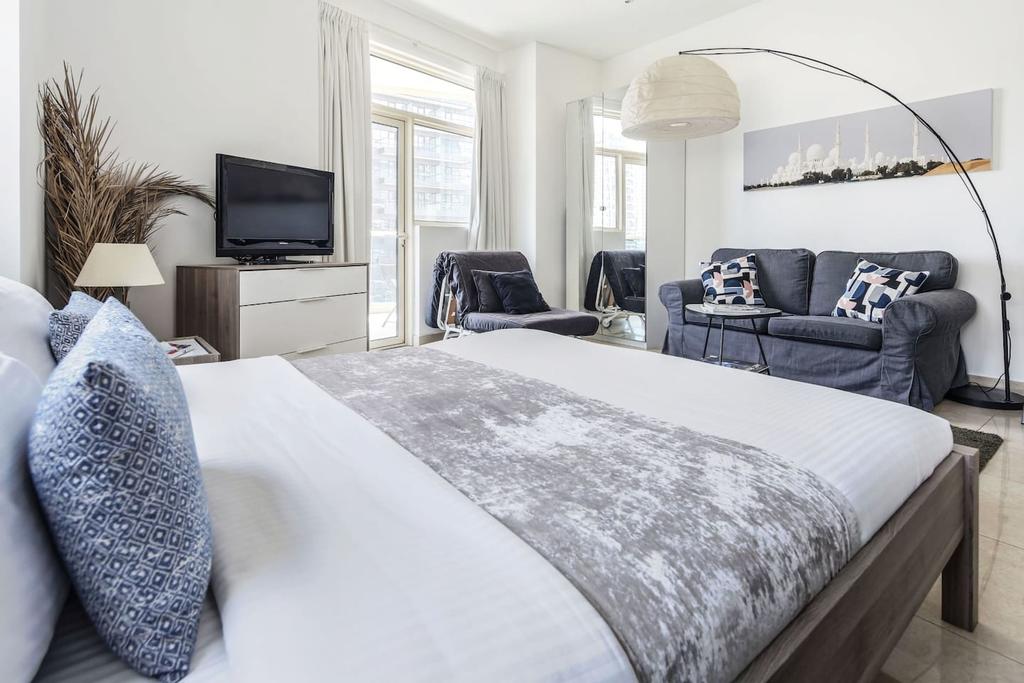 Frank Porter - Yacht Bay - thumb 7