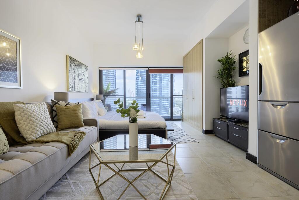 GuestReady - Lux Studio With Balcony In JLT - thumb 0