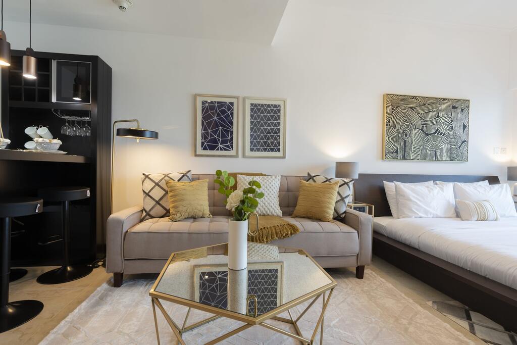 GuestReady - Lux Studio With Balcony In JLT - thumb 1