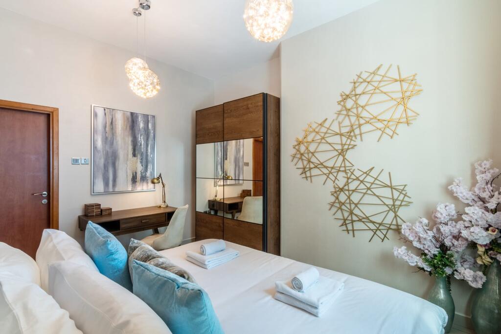 GuestReady - Modern & Luxurious Apt In Marina Pinnacle - thumb 2