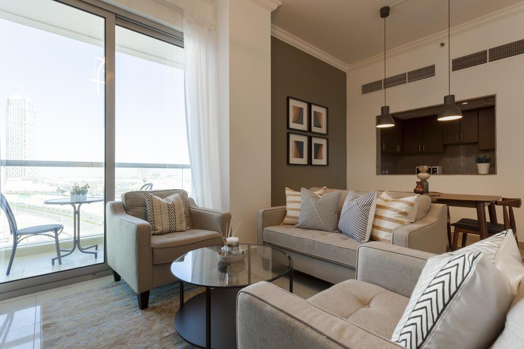 GuestReady - Modern Apt Gorgeous Dubai Views Pool Access - thumb 3