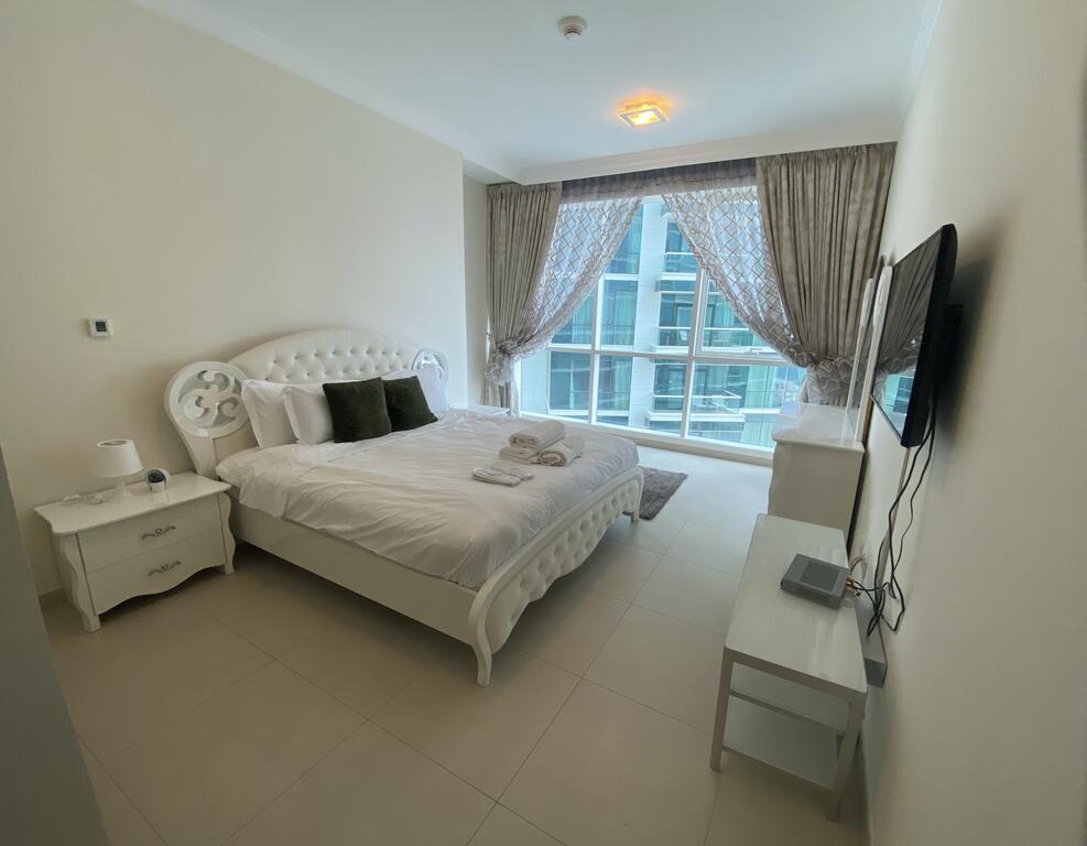 Al Bateen Residence - thumb 2