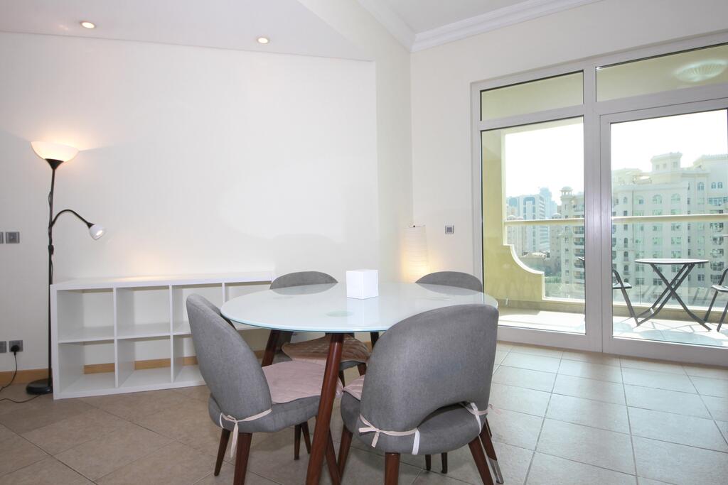 Hometown Apartments - 2 BR Palm Jumeirah Beach Holiday Apartment - thumb 4