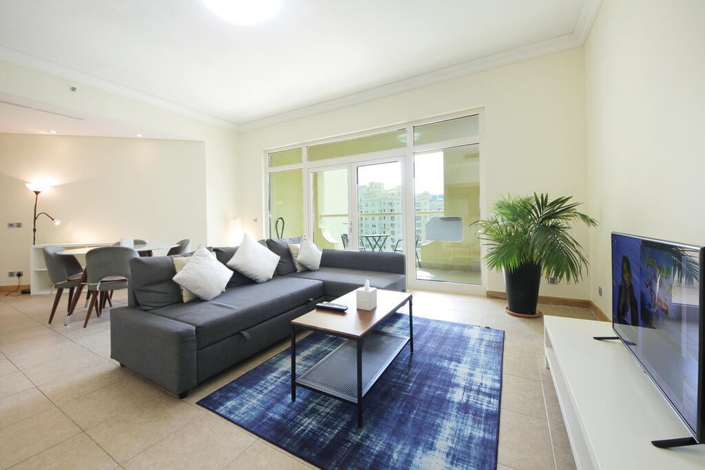 Hometown Apartments - 2 BR Palm Jumeirah Beach Holiday Apartment - thumb 0