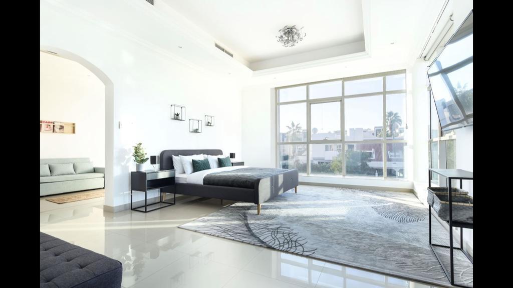Hometown Apartments - Incredible 4 Bedroom Plus Maidsroom Villa - thumb 6