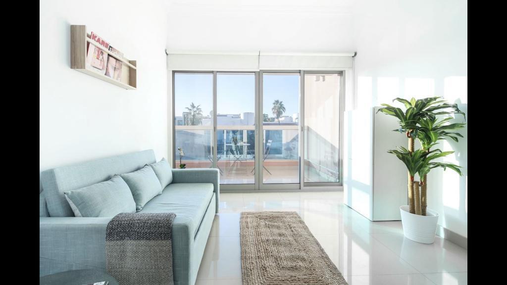 Hometown Apartments - Incredible 4 Bedroom Plus Maidsroom Villa - thumb 4