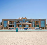 Hometown Apartments - Kite Palace - Lavish 7 Bedrooms villa on Kite Beach - Accommodation Abudhabi