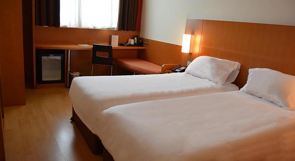 Ibis Abu Dhabi Gate - thumb 8