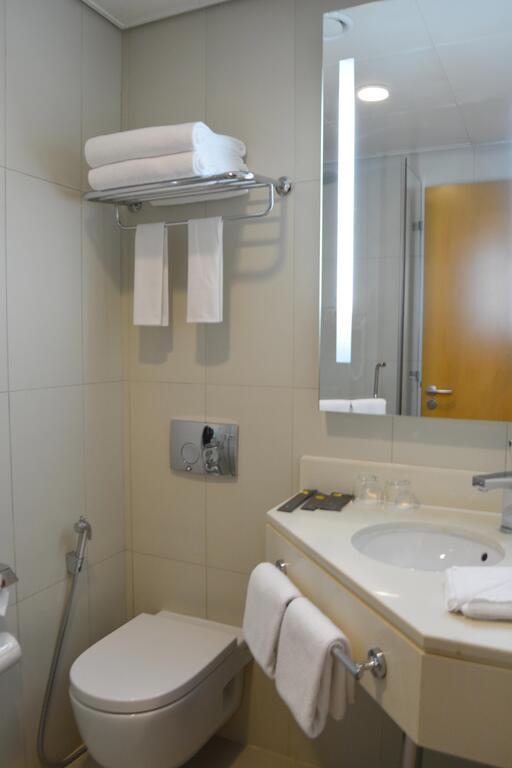 Ibis Abu Dhabi Gate - thumb 3