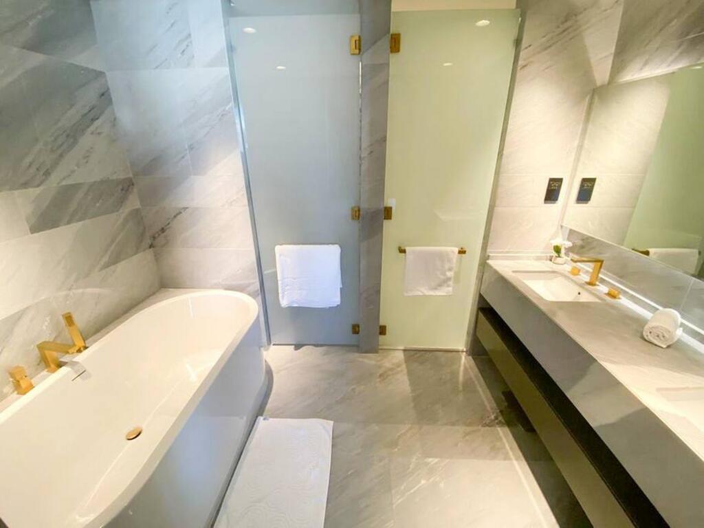 Key View - FIVE Palm - thumb 3