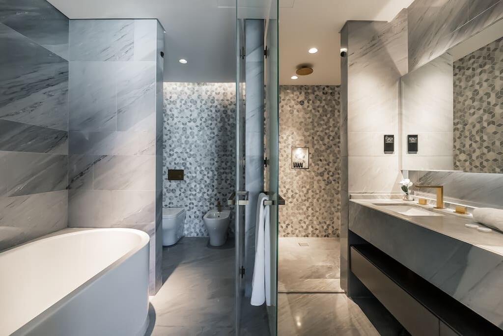 Key View - FIVE Palm - thumb 5