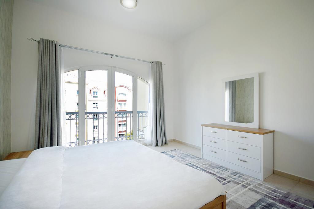 KeyHost - 1BR Discovery Gardens - thumb 7