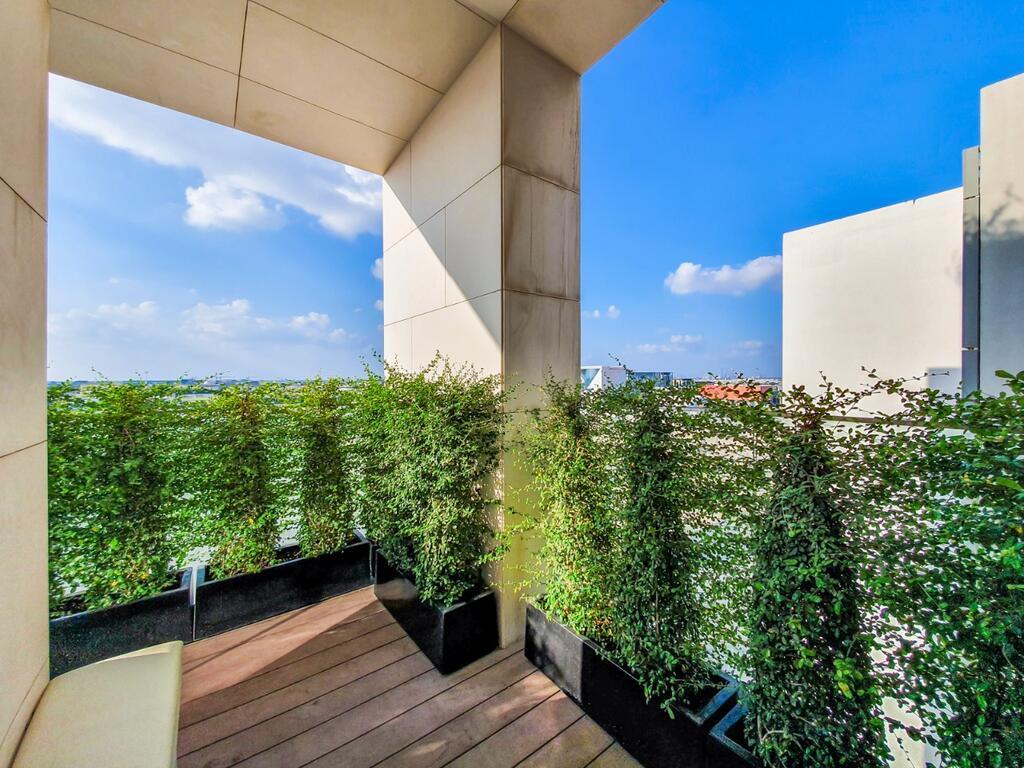 Lavishly Furnished 3-bedroom In City Walk - thumb 6