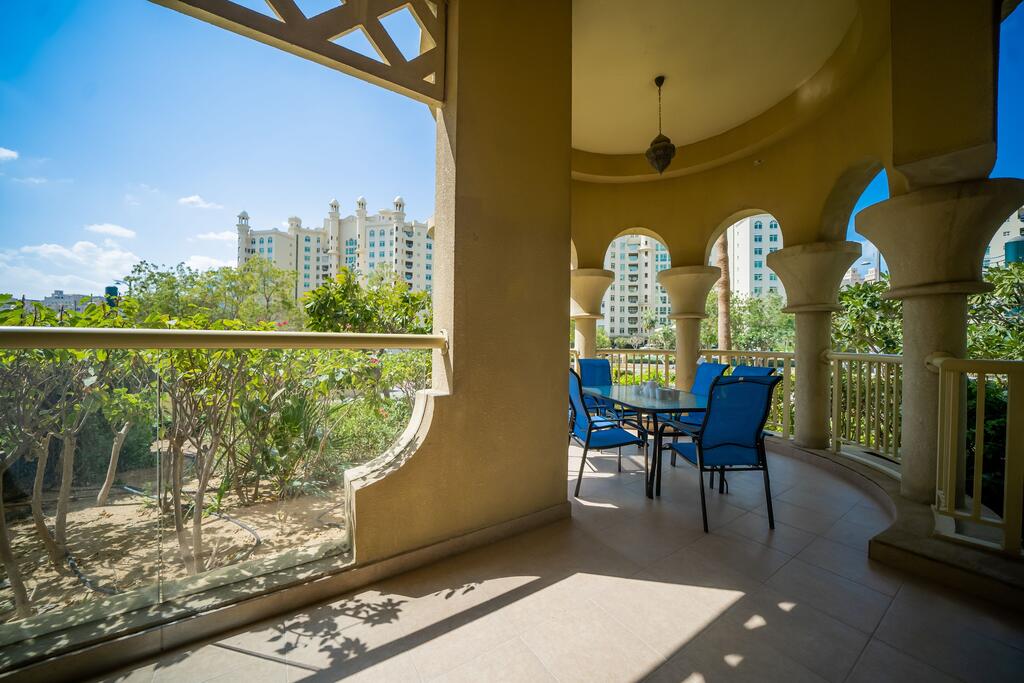 Luton Vacation Homes -Shoreline Apartment, RIVA Beach Club Access - thumb 7