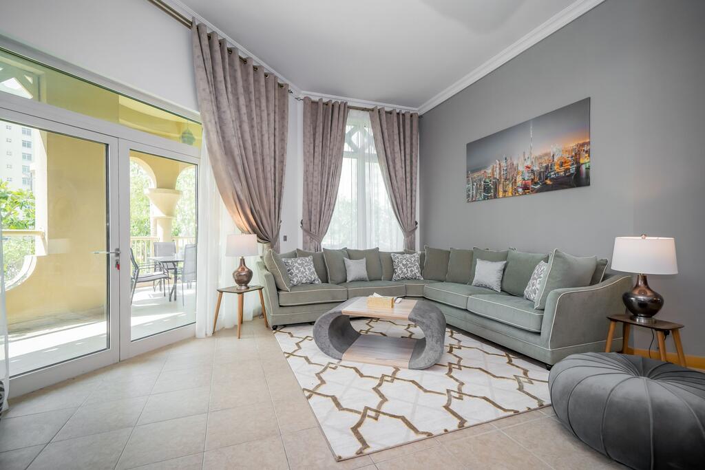 Luton Vacation Homes -Shoreline Apartment, RIVA Beach Club Access - thumb 2