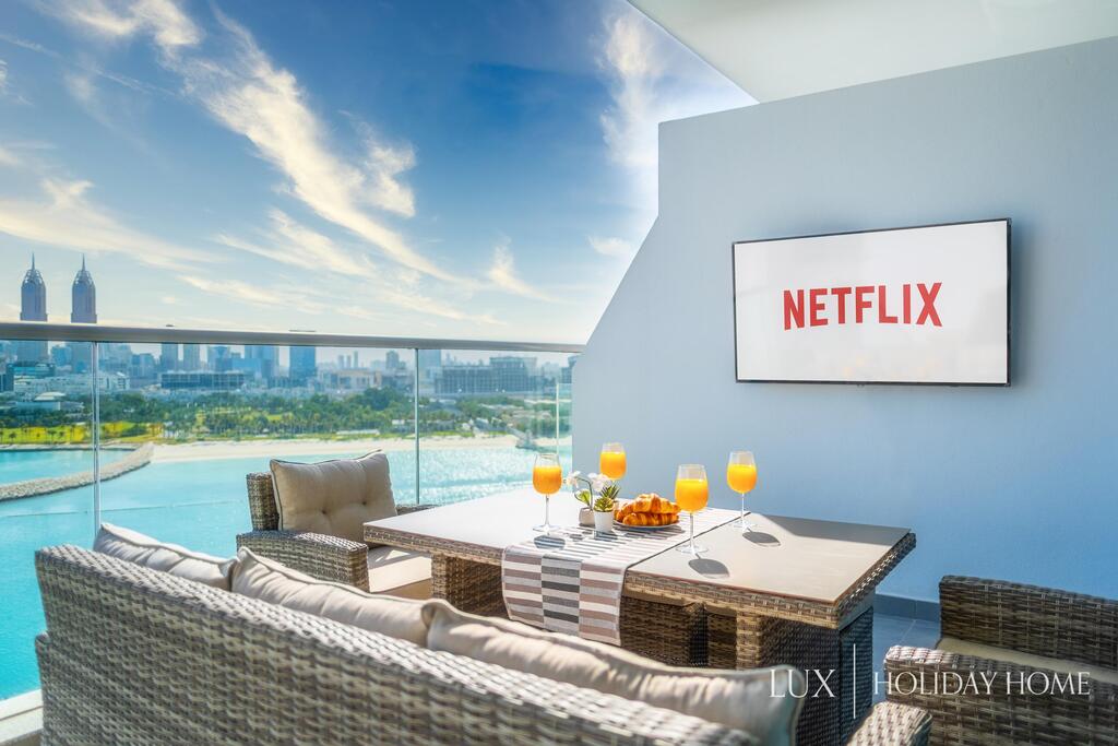 LUX - Opulent Island Suite Burj Khalifa View 1 - thumb 0