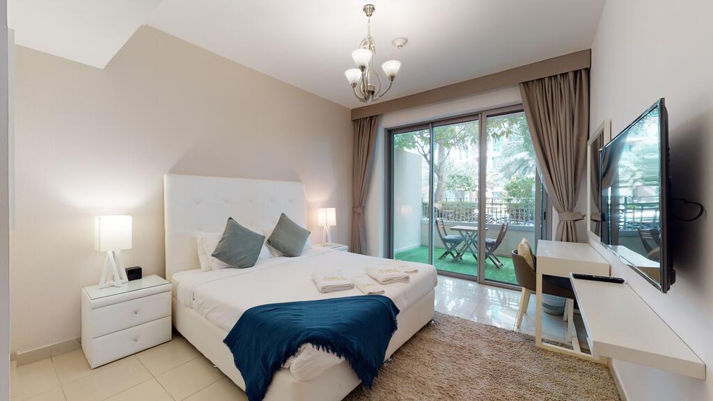 Lux BnB 3BR Downtown Burj Khalifa & Pool Views - thumb 2