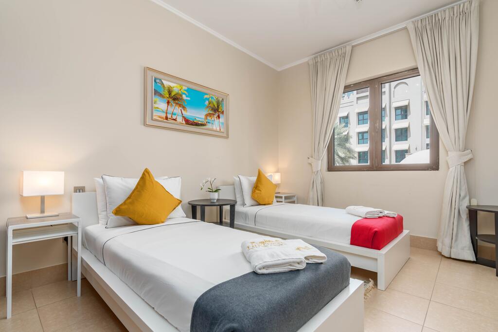 Lux BnB 3BR+Maids Sleeps10 Old Town & BurjViews - thumb 4