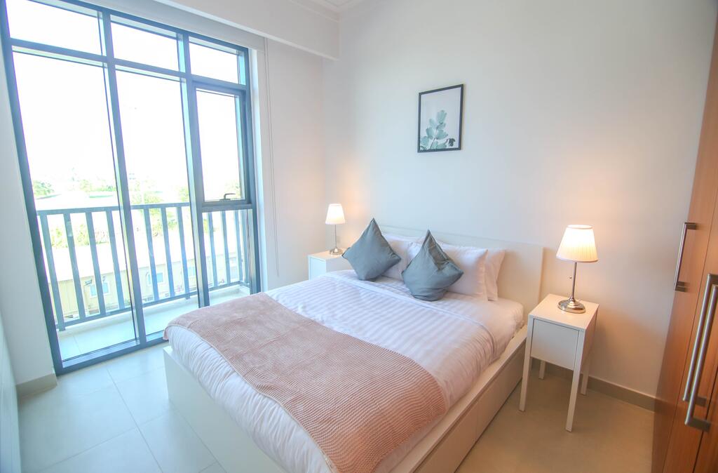 Lux BnB Vida Residences The Hills-3BDR+Maids Golf Course View - thumb 7