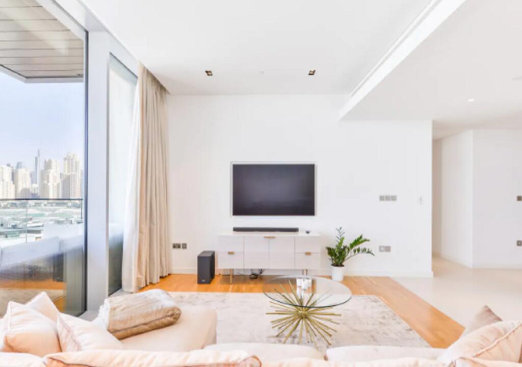 Luxurious 2 Bed Apt In Bluewaters Island Right In Front Of Ain Dubai -1102- - thumb 2