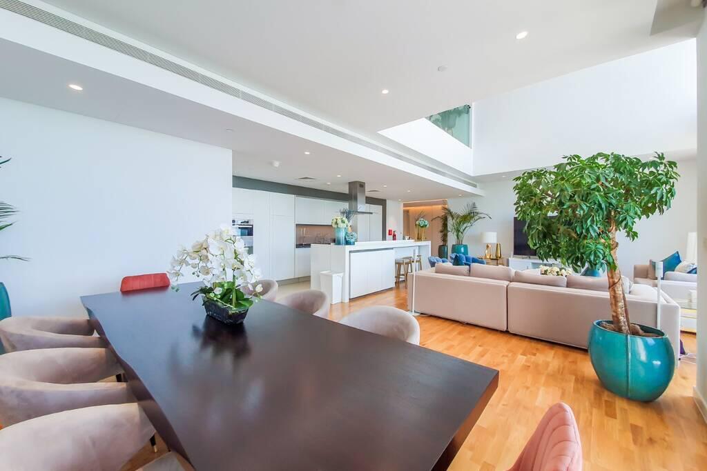 Luxurious 4-Bed Townhouse In Bluewater - thumb 7