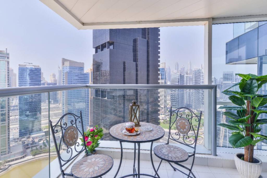 Beautiful 2Bed 2Baclcony In JLT, Dubai - thumb 0