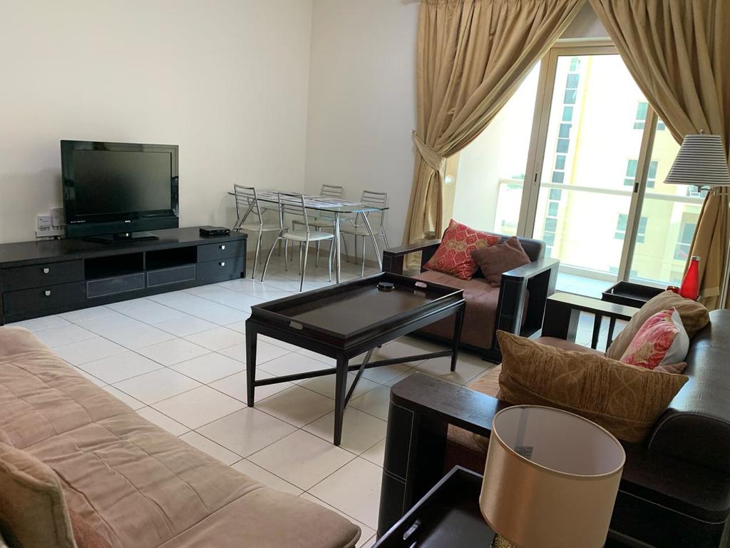 Best Place To Stay For Vacation With Pool And Gym - thumb 4