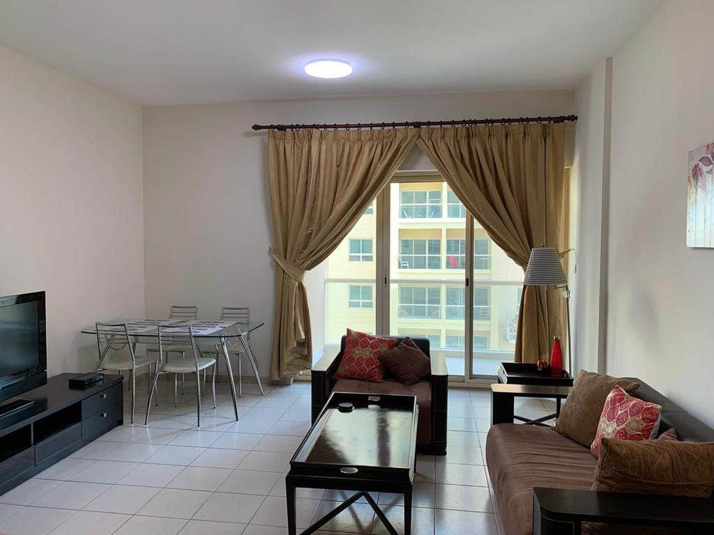 Best Place To Stay For Vacation With Pool And Gym - thumb 2