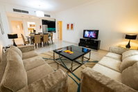 Blue Ocean Holiday Homes - De Ville Breeze Accommodation Abudhabi