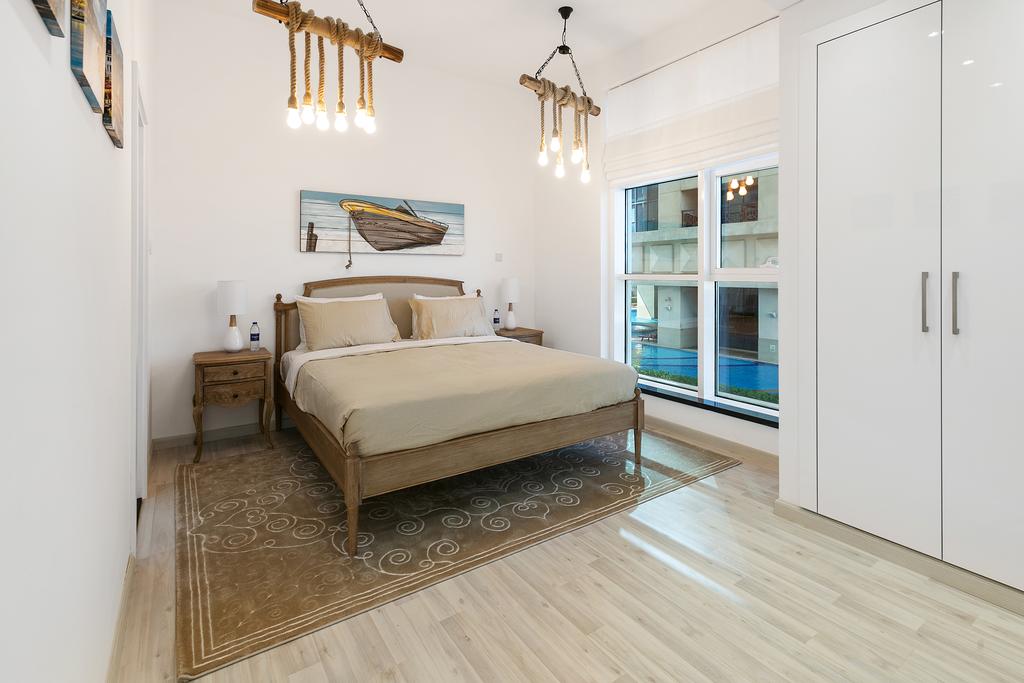 Bnbme-2B-MarinaArcade-705 - thumb 1