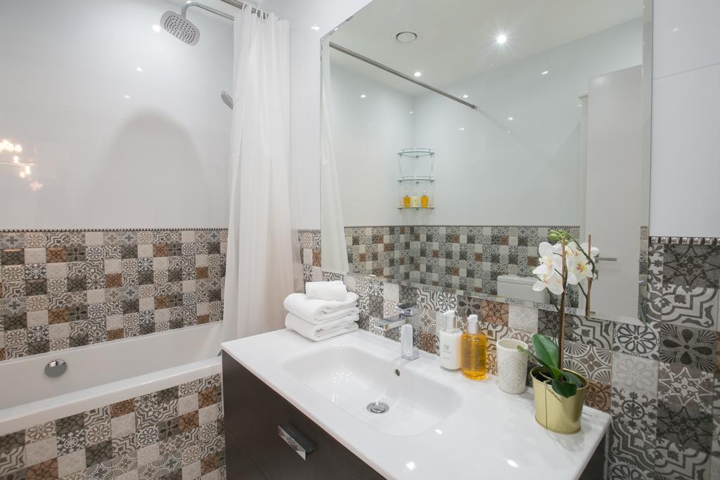 Bnbme-2B-MarinaArcade-705 - thumb 2