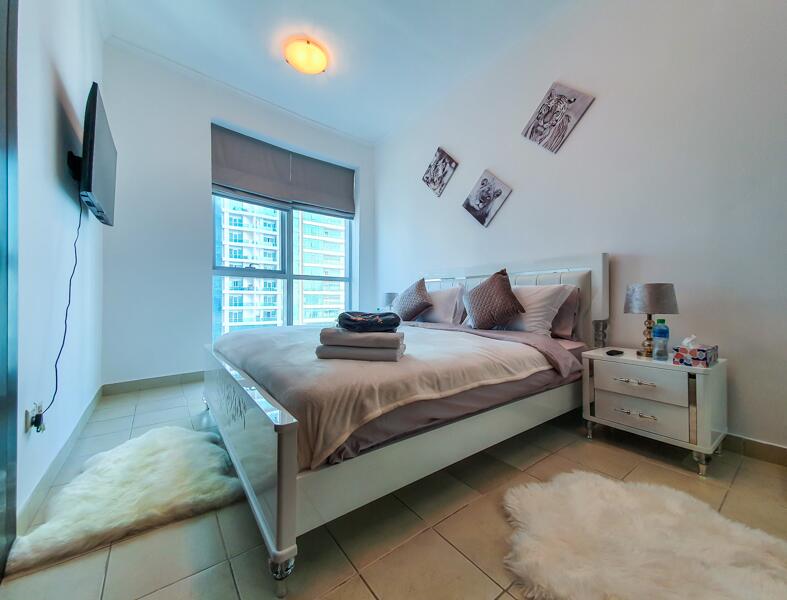 Castle Plaza- Comfortable 2 Bedroom Partial Sea View - thumb 4