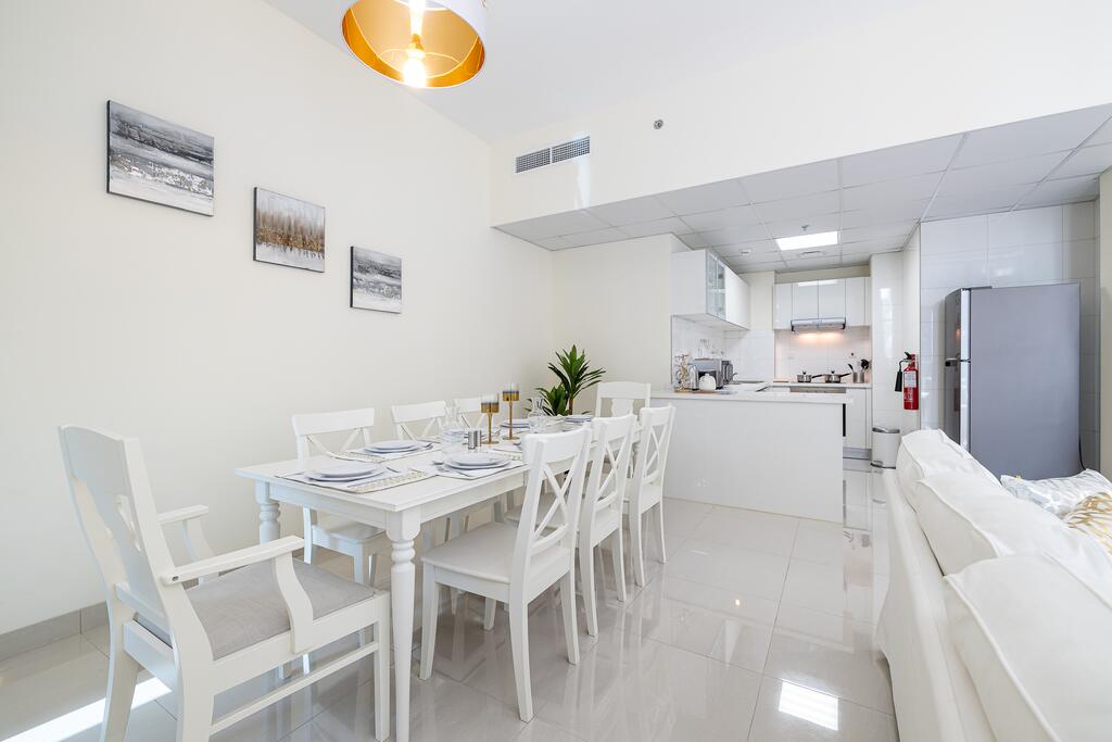 Charming 3 BR With Walking Distance To The Beach - thumb 7