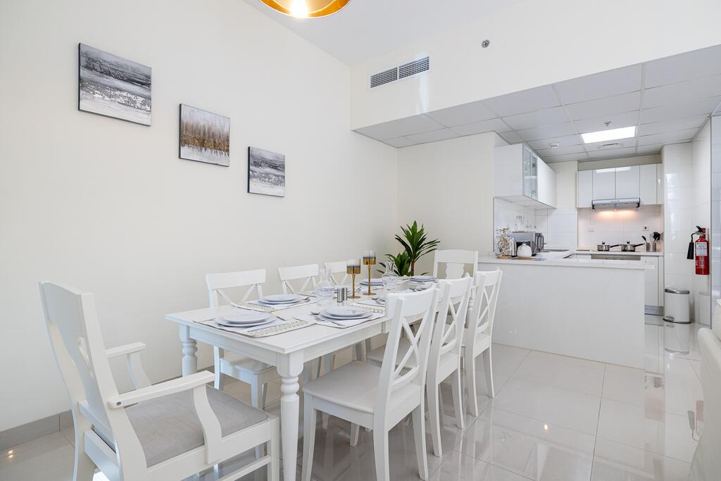 Charming 3 BR With Walking Distance To The Beach - thumb 6