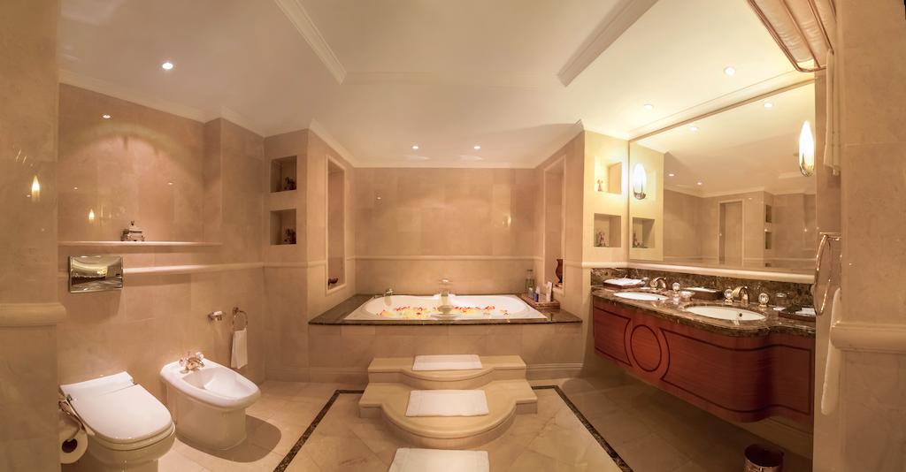 Corniche Hotel Abu Dhabi - thumb 7