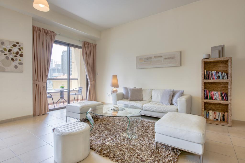 Cozy Beachfront Apartment In JBR By Deluxe Holiday Homes - thumb 4