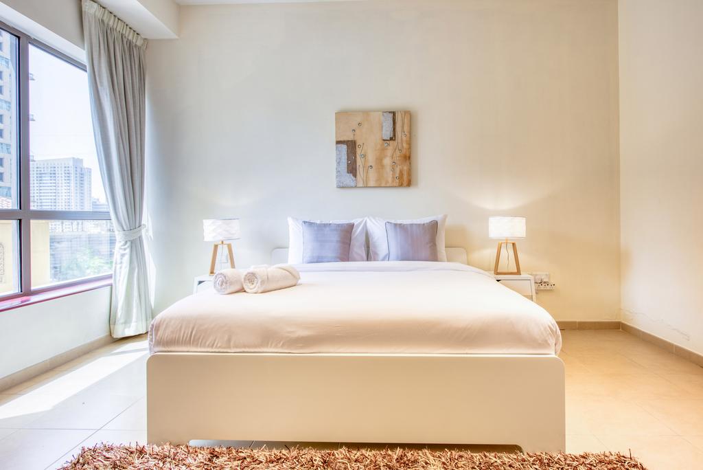 Cozy Beachfront Apartment In JBR By Deluxe Holiday Homes - thumb 1