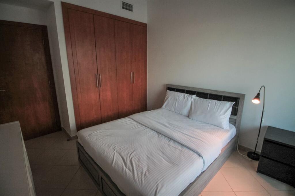 Cute & Elegant Stay At Marina Diamonds - thumb 5