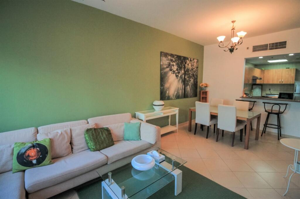 Cute & Elegant Stay At Marina Diamonds - thumb 0