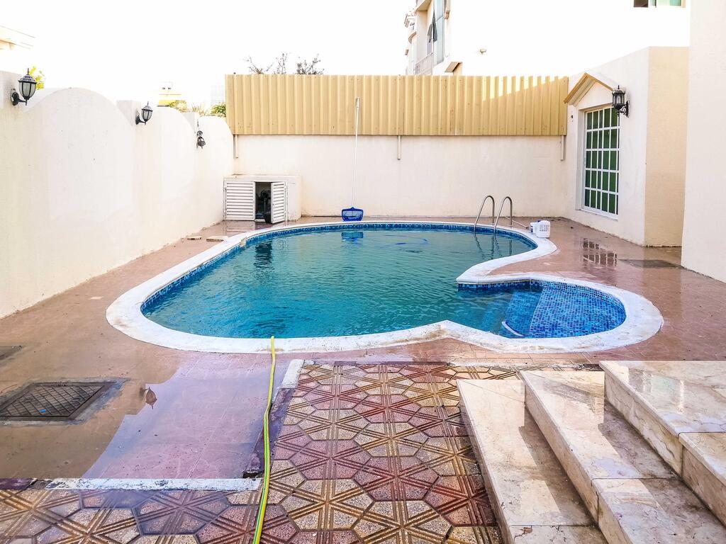 Delightful Retreat With Pool Close To The Beach - thumb 2