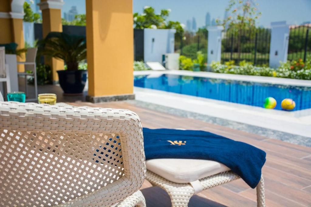 Designer Villa In Jumeirah Park By Rich Stay Holiday Homes - thumb 3