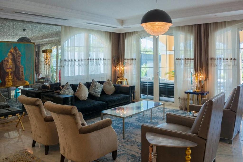 Designer Villa In Jumeirah Park By Rich Stay Holiday Homes - thumb 0