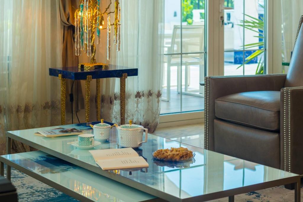 Designer Villa In Jumeirah Park By Rich Stay Holiday Homes - thumb 1