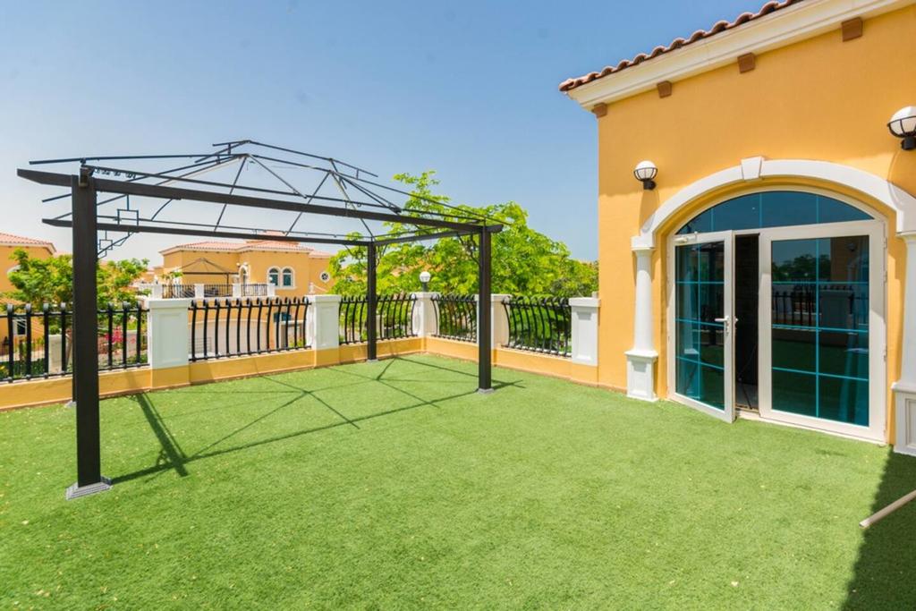 Designer Villa In Jumeirah Park By Rich Stay Holiday Homes - thumb 2