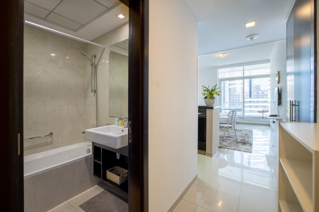 DHH -Bright & Neat Botanica Dubai Marina - thumb 2