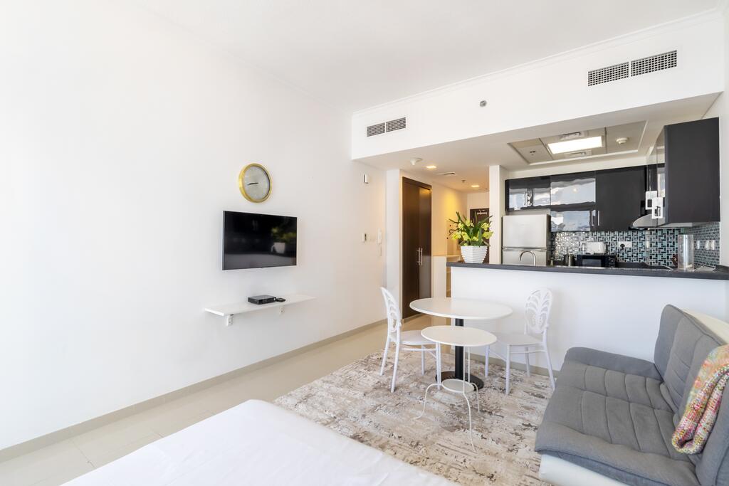 DHH -Bright & Neat Botanica Dubai Marina - thumb 0