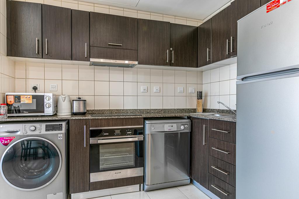 DHH -Come Home To A Cozy Studio In Bay Central Dubai Marina, 5 Mins Walk To The Beach - thumb 6